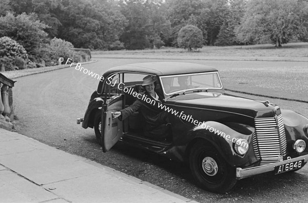 HEADFORD HOUSE  LADY HEADFORD WITH HER ARMSTRONG SIDELEY